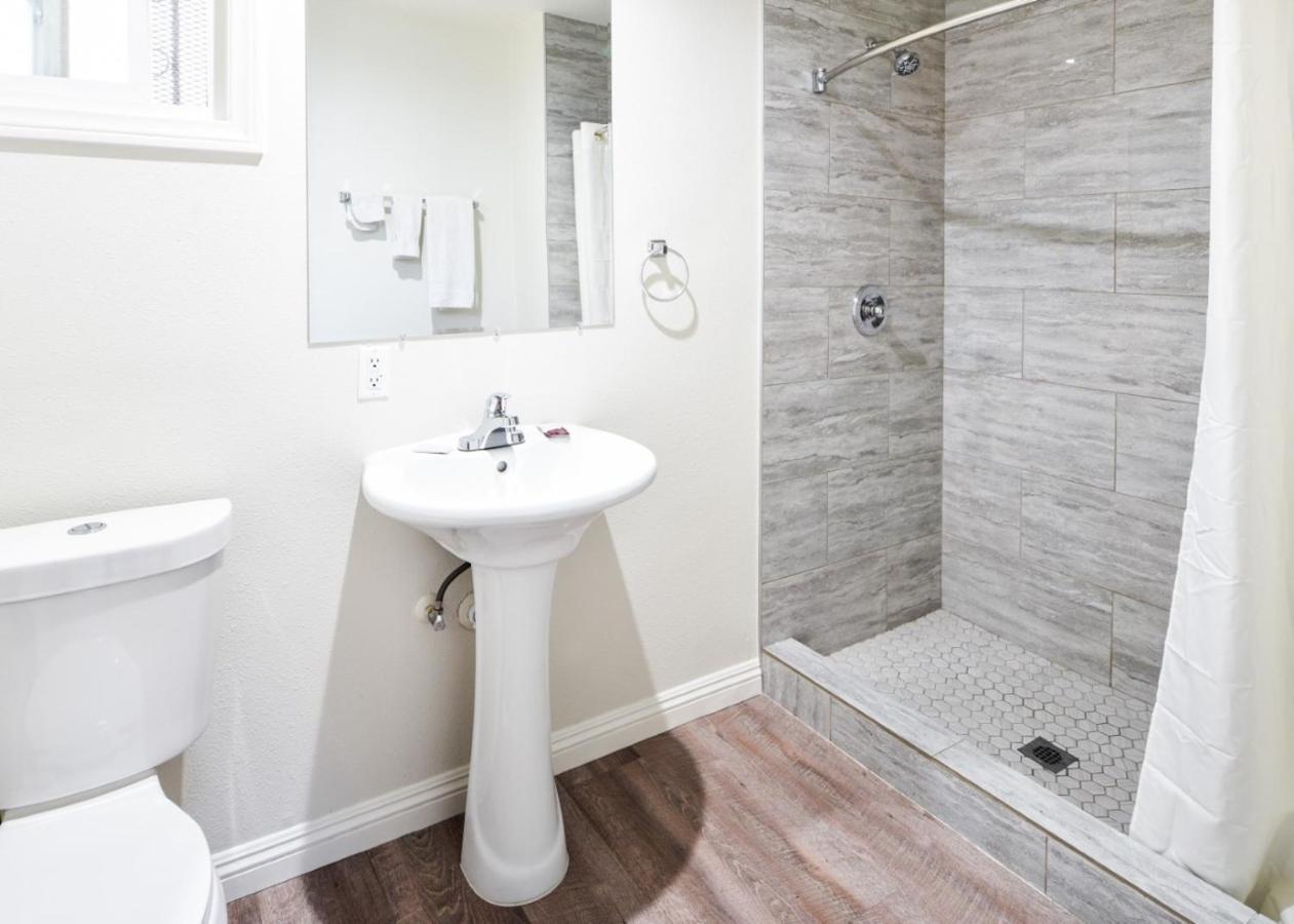 Holly Park Motel Near Lax Lennox Экстерьер фото